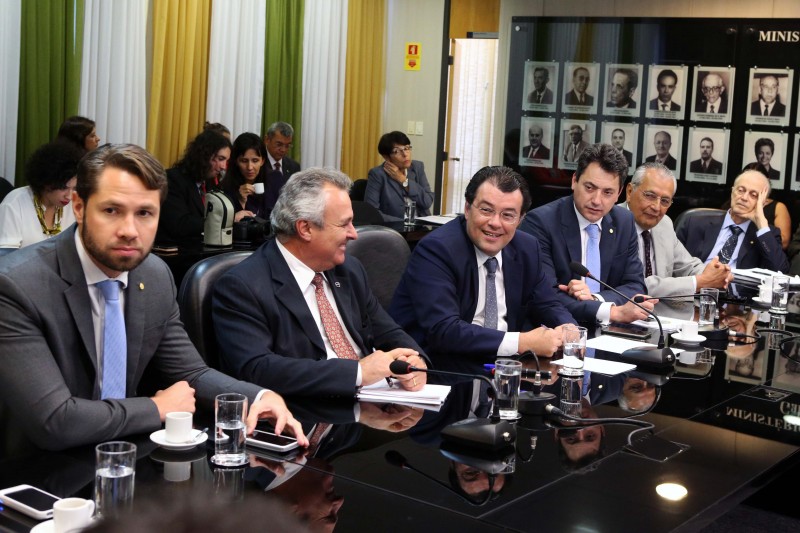 IMG 2272 e1443655180721 - Ministro de Minas e Energia recebe representantes do setor sucroenergético