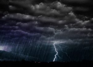 Read more about the article Procure um local seguro em caso de tempestades com raios
