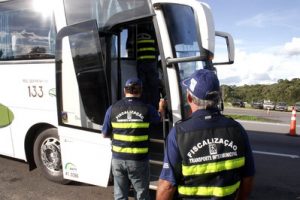 Read more about the article Ônibus clandestinos oferecem perigo aos ocupantes
