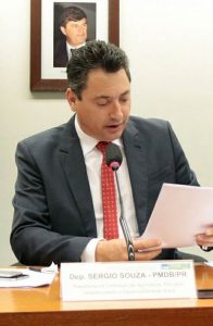 Relator da CPI dos Fundos de Pensão, Sérgio Souza recebe homenagem em Curitiba