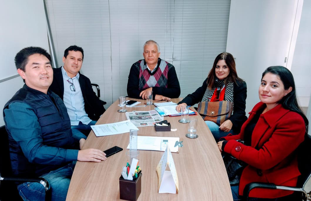 Leia mais sobre o artigo Desenvolvimento do turismo em Antonina é discutido no escritório de Sérgio Souza, em Curitiba