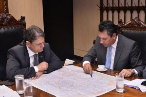 47074028661 a0972ab6a8 o 300x200 - Ministro afirma que governo vai retomar controle de rodovias no Paraná