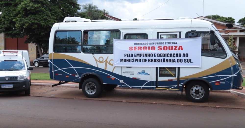 Read more about the article Sérgio Souza entrega veículos em Brasilândia do Sul