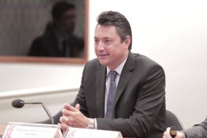 deputado sergio souza cft 02 300x200 - Comissão de Finanças e Tributação volta a debater juros bancários altos no Brasil