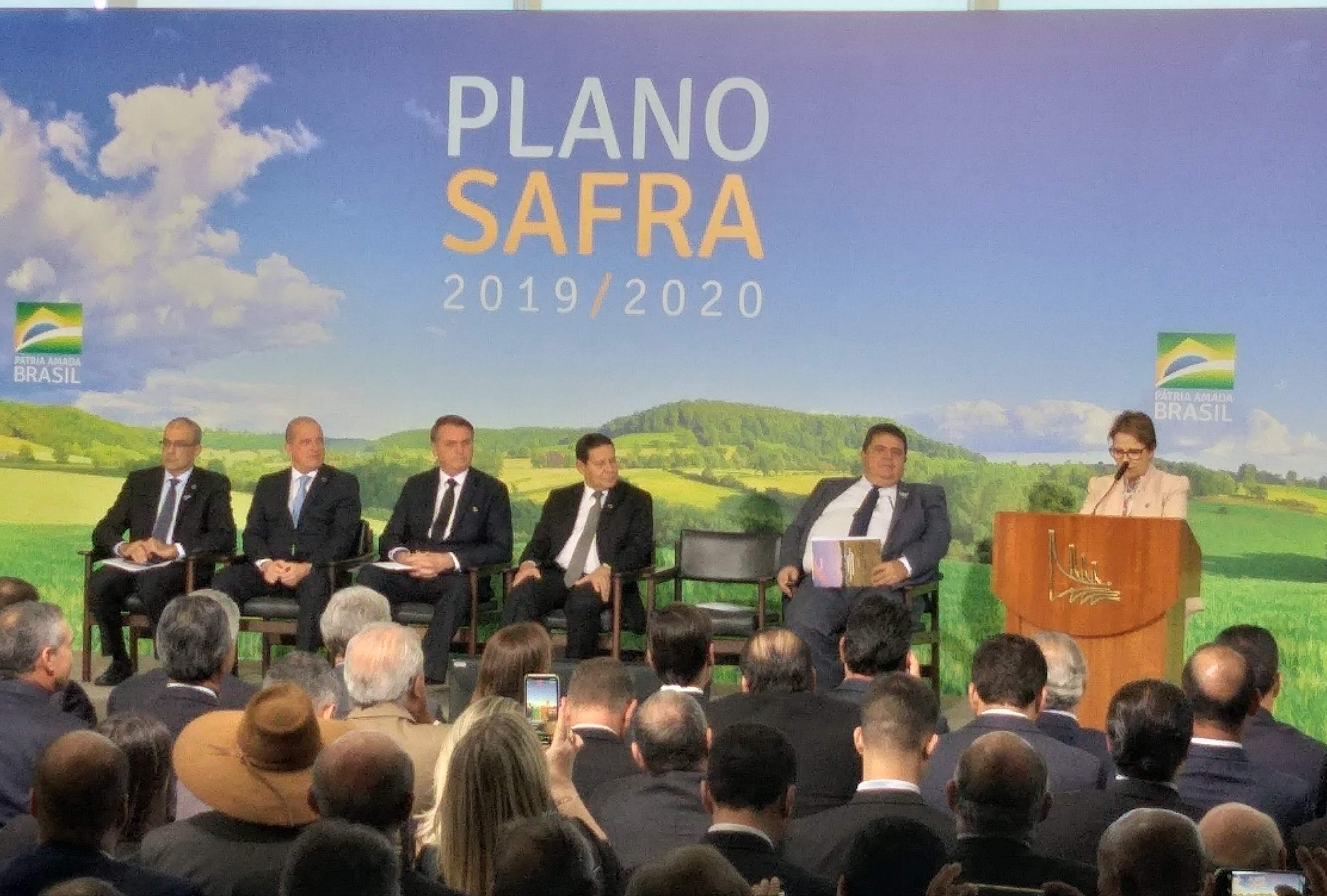 Read more about the article Plano Safra vai disponibilizar mais de R$ 225 bilhões em créditos aos produtores rurais