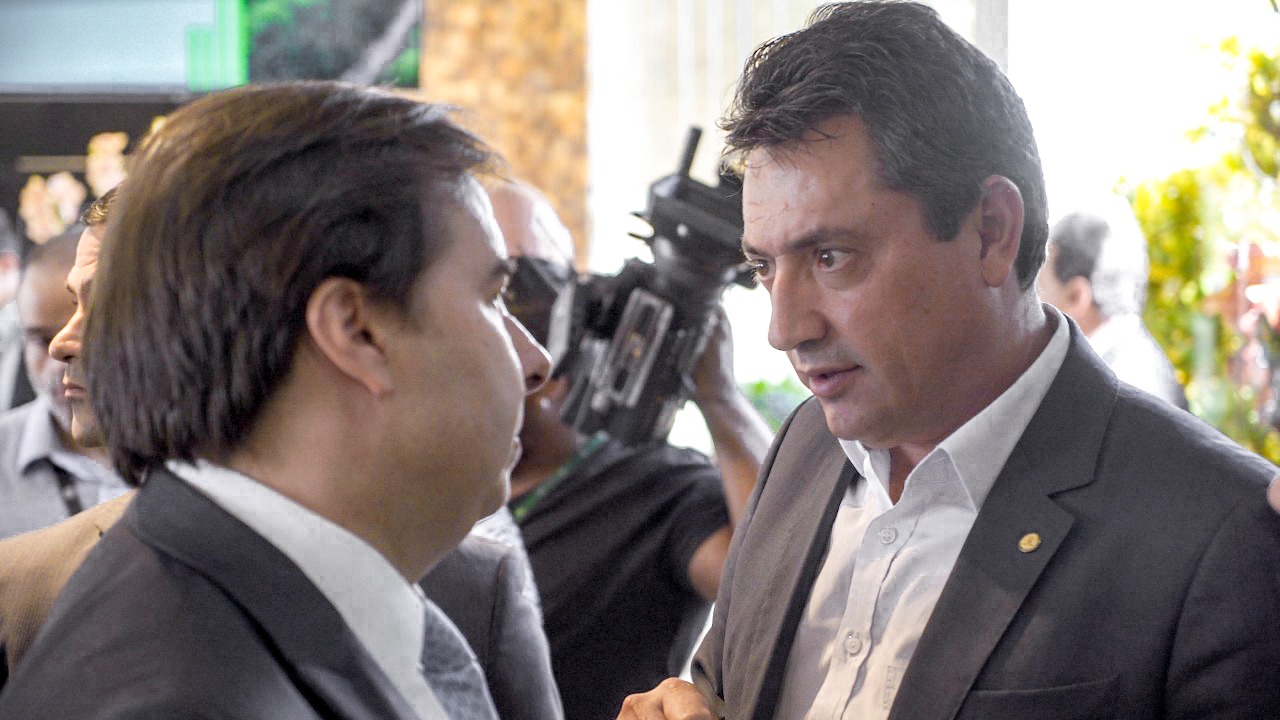 Sérgio Souza conversa com Rodrigo Maia, presidente da Câmara dos Deputados