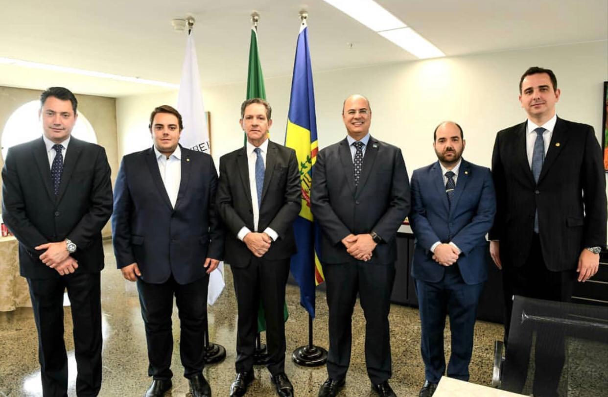Sérgio Souza com o ministro do STJ, João Otávio de Noronha, com o governador do RJ, Wilson Witzel, e outros parlamentares