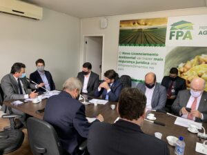 FPA Salles2 300x225 - Presidente da FPA, deputado Sergio Souza tem importantes encontros em Brasília para debater a pauta prioritária da bancada. Confira!