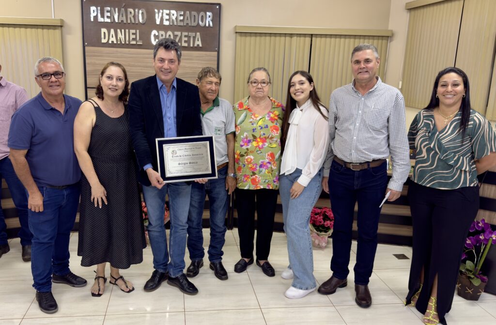 IMG 1340 1024x671 - Sérgio Souza é agraciado com o título de Cidadão Honorário da cidade de Arapuã.